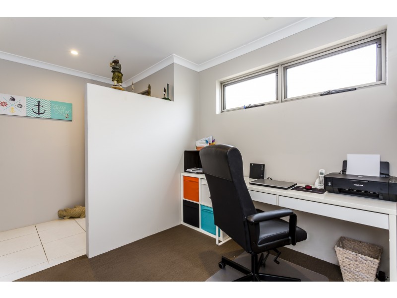 16 Narloo Way, Golden Bay WA 6174