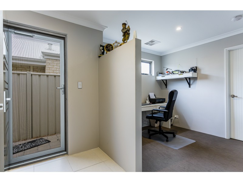 16 Narloo Way, Golden Bay WA 6174