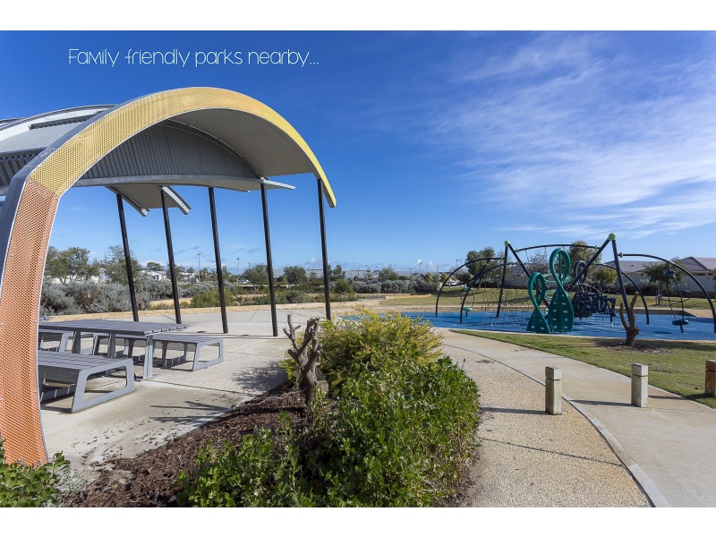 16 Narloo Way, Golden Bay WA 6174