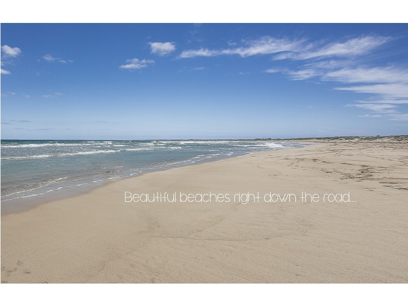 16 Narloo Way, Golden Bay WA 6174