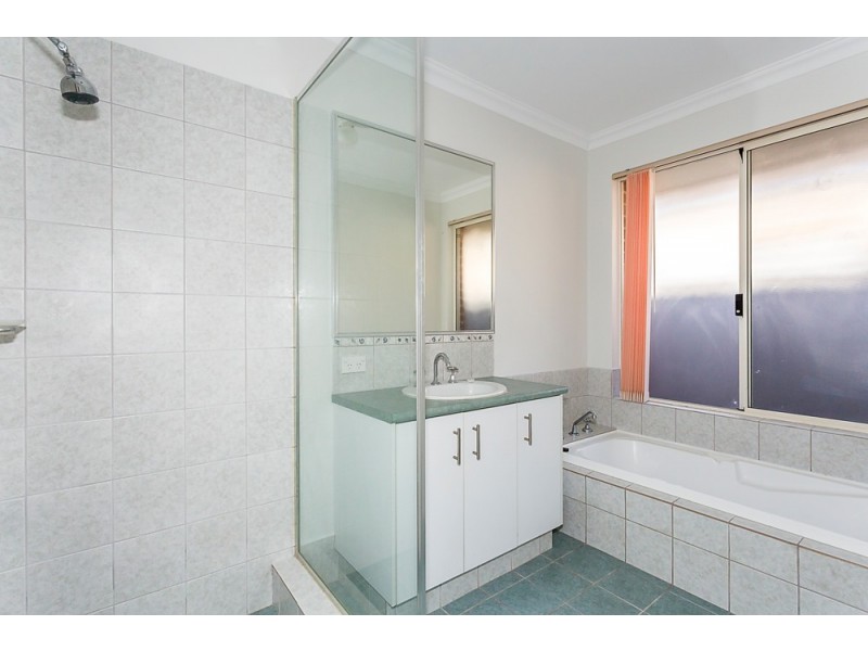 18 Hortonia Avenue, Secret Harbour WA 6173