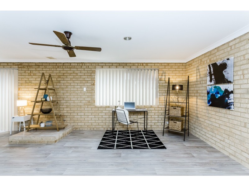 12 Woodlands Road, Golden Bay WA 6174