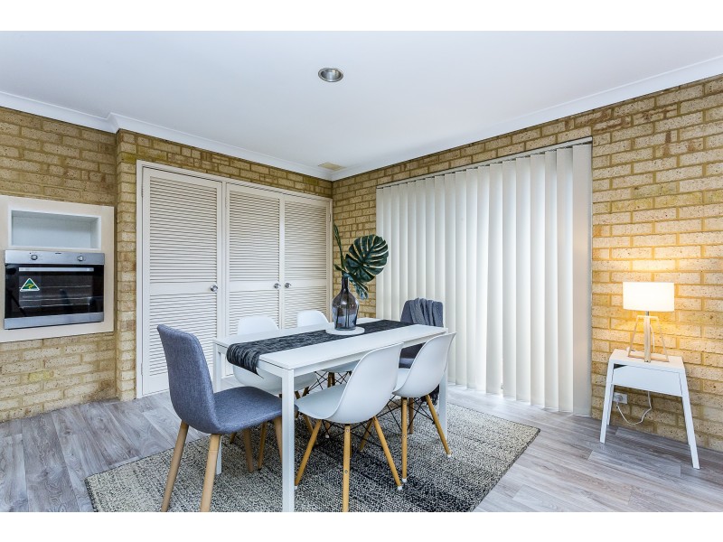 12 Woodlands Road, Golden Bay WA 6174