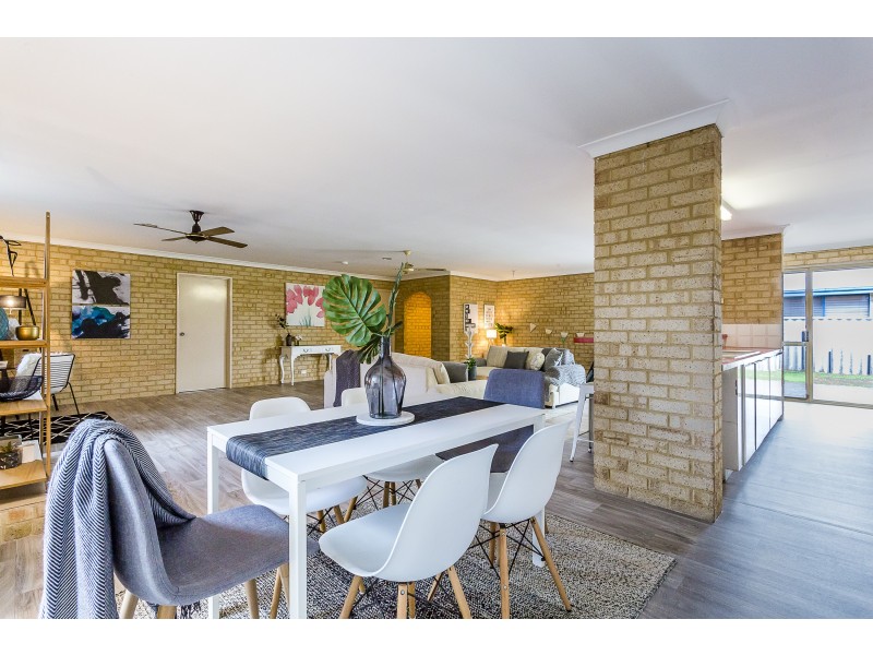 12 Woodlands Road, Golden Bay WA 6174