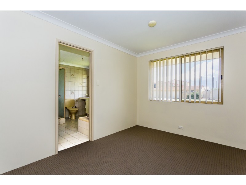 12 Woodlands Road, Golden Bay WA 6174