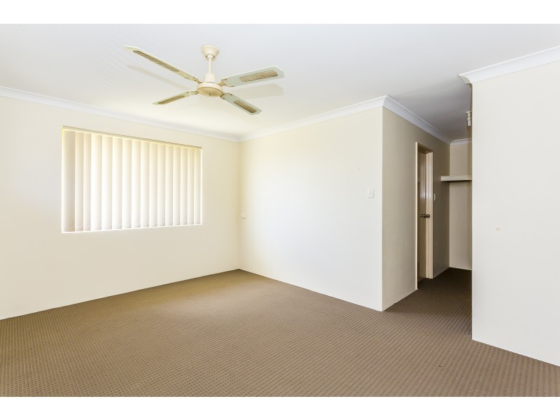 12 Woodlands Road, Golden Bay WA 6174