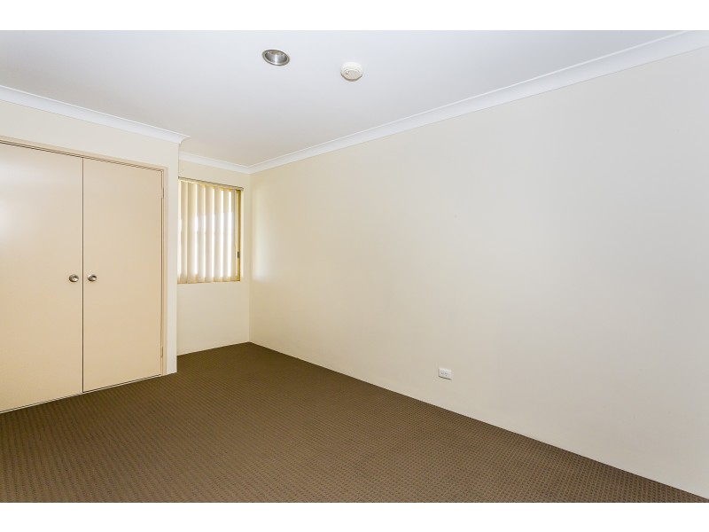 12 Woodlands Road, Golden Bay WA 6174