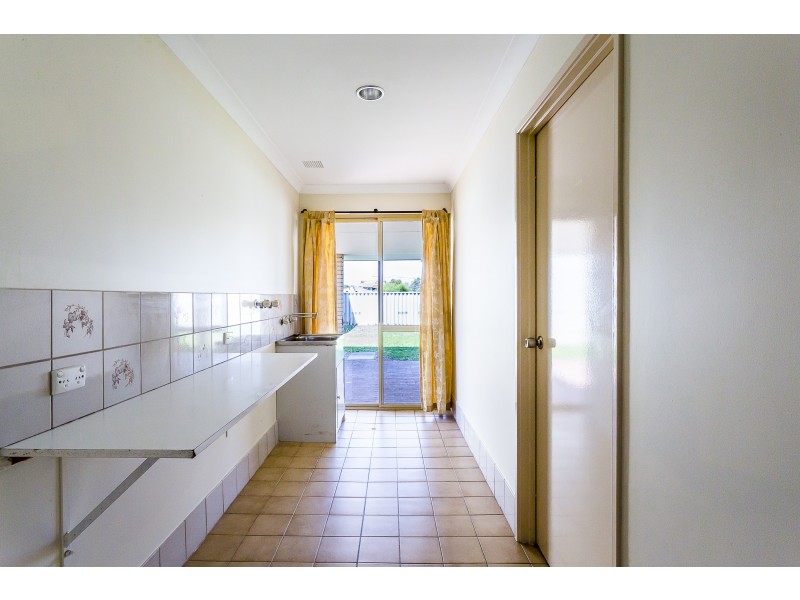 12 Woodlands Road, Golden Bay WA 6174