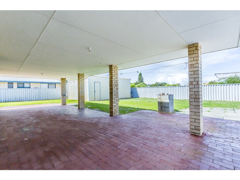 12 Woodlands Road, Golden Bay WA 6174
