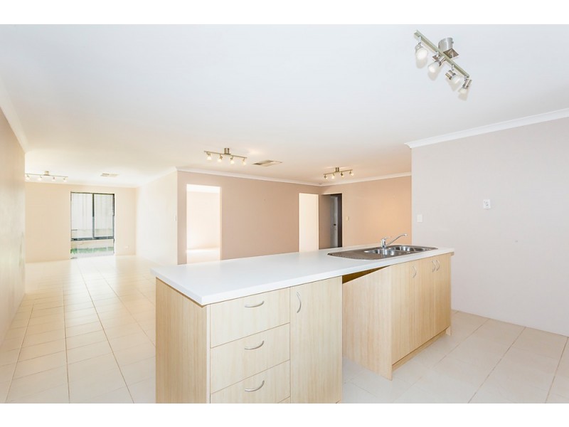 6 Liddell Link, Lakelands WA 6180