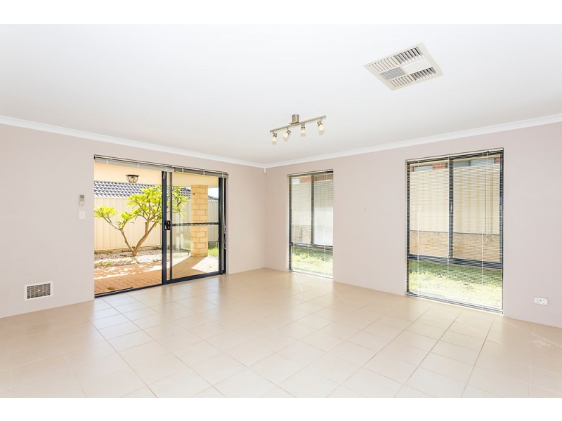 6 Liddell Link, Lakelands WA 6180