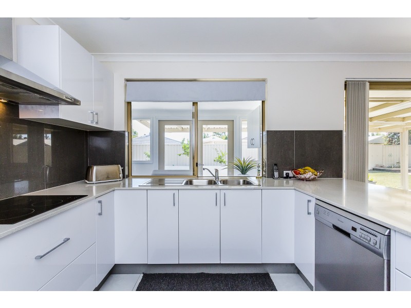 8 Armada Close, Port Kennedy WA 6172
