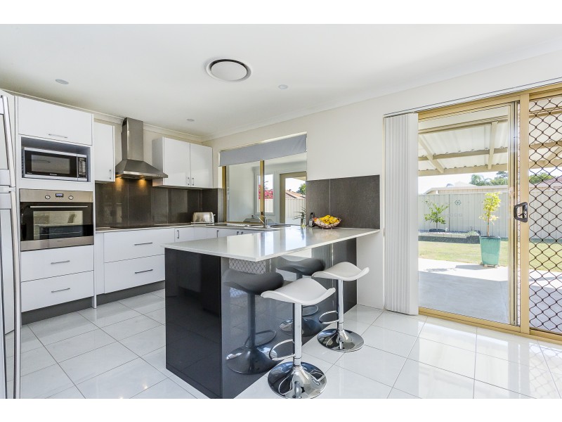 8 Armada Close, Port Kennedy WA 6172