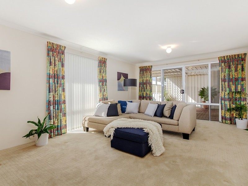 60 Arkwell Avenue, Rockingham WA 6168