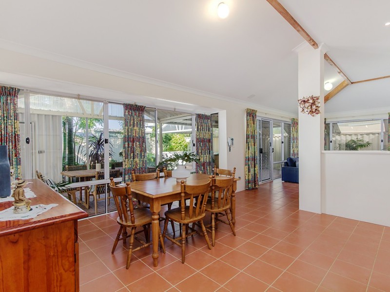 60 Arkwell Avenue, Rockingham WA 6168