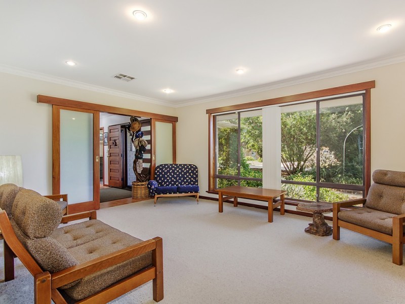 25 Seacrest Street, Safety Bay WA 6169