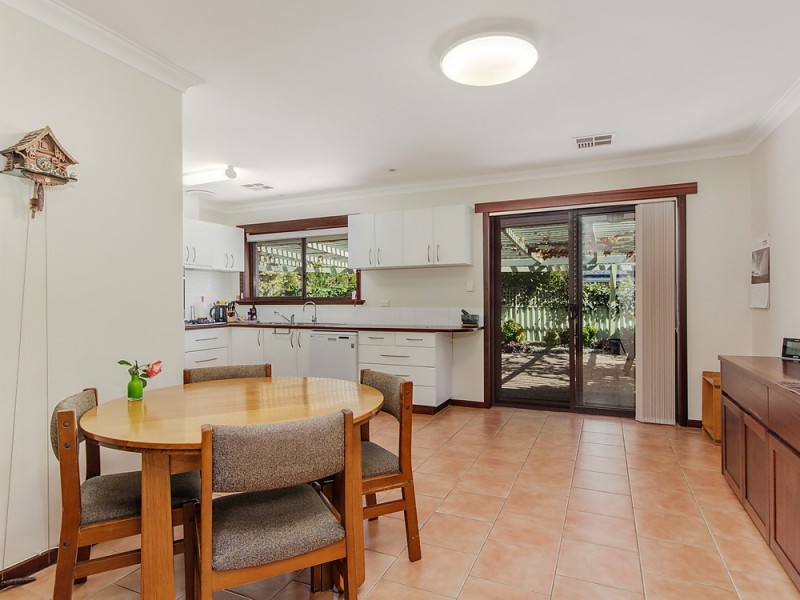 25 Seacrest Street, Safety Bay WA 6169