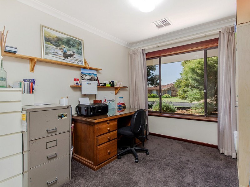 25 Seacrest Street, Safety Bay WA 6169