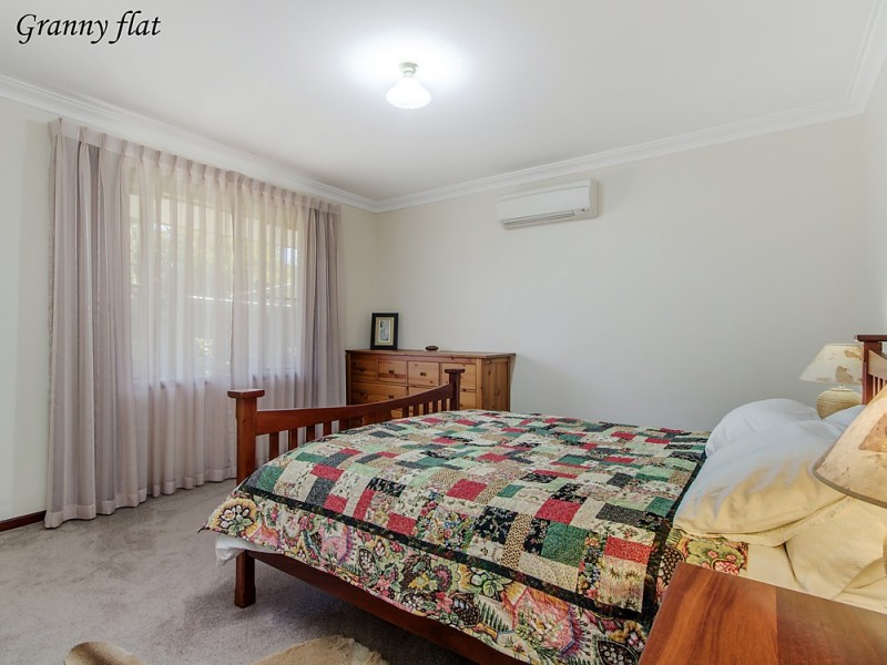 25 Seacrest Street, Safety Bay WA 6169