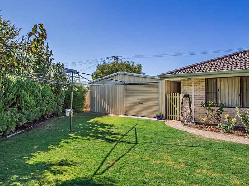25 Seacrest Street, Safety Bay WA 6169