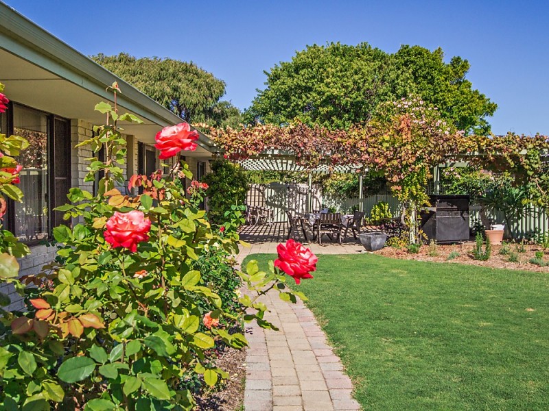 25 Seacrest Street, Safety Bay WA 6169