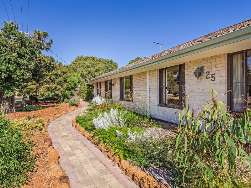 25 Seacrest Street, Safety Bay WA 6169