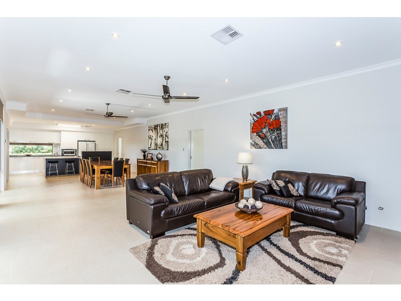 33 Miltona Drive, Secret Harbour WA 6173