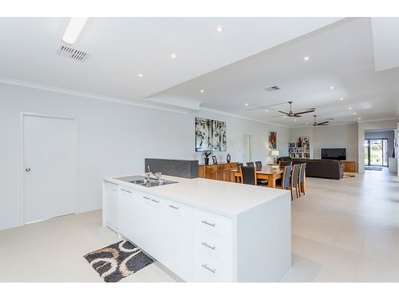 33 Miltona Drive, Secret Harbour WA 6173