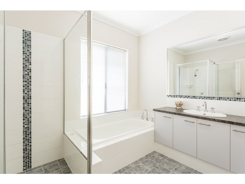 33 Miltona Drive, Secret Harbour WA 6173