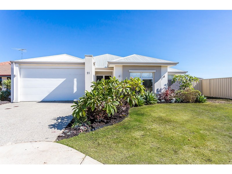 11 Loretta Parkway, Lakelands WA 6180