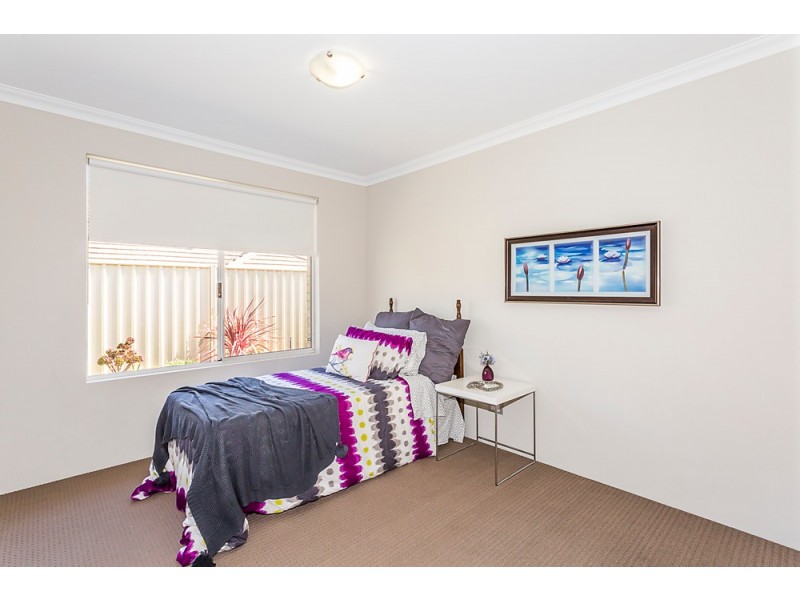 11 Loretta Parkway, Lakelands WA 6180