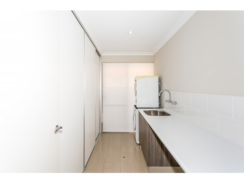 11 Loretta Parkway, Lakelands WA 6180