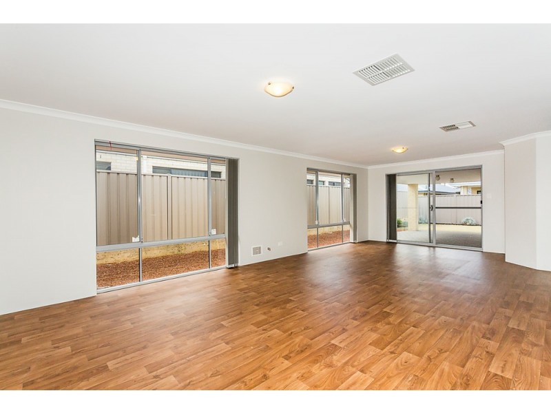 10 Persian Grove, Karnup WA 6176