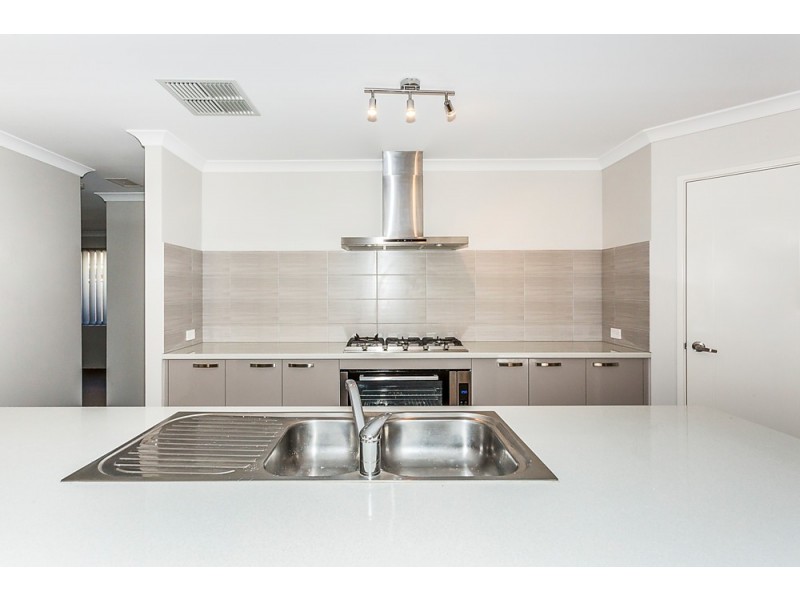 10 Persian Grove, Karnup WA 6176