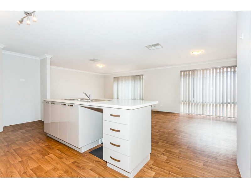 10 Persian Grove, Karnup WA 6176