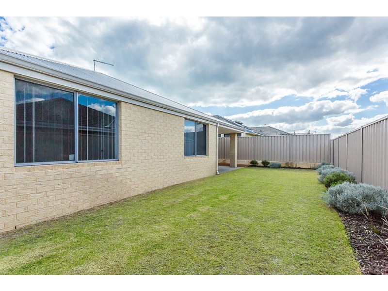 10 Persian Grove, Karnup WA 6176