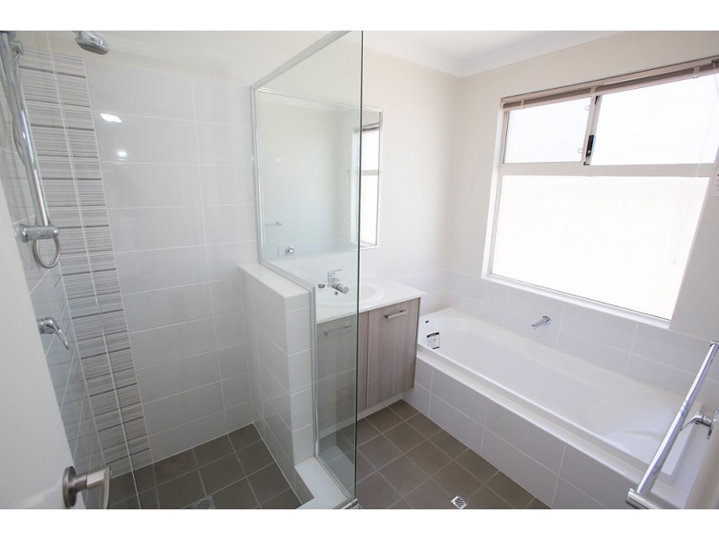 63 Kimberley Drive, Secret Harbour WA 6173