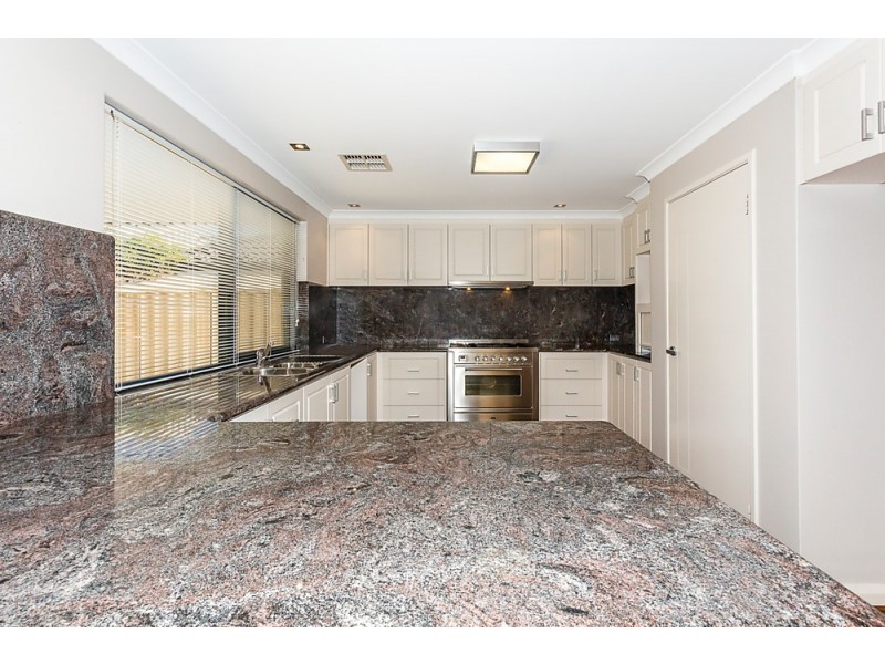 28 Stamford Crescent, Secret Harbour WA 6173