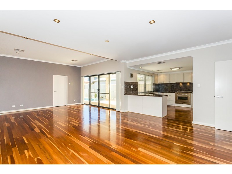 28 Stamford Crescent, Secret Harbour WA 6173