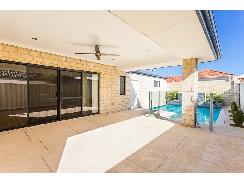 28 Stamford Crescent, Secret Harbour WA 6173