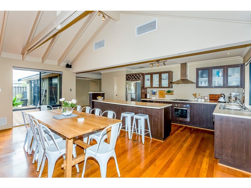 12 Anvils Circle, Secret Harbour WA 6173