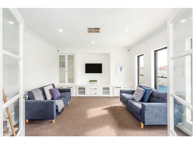 12 Anvils Circle, Secret Harbour WA 6173