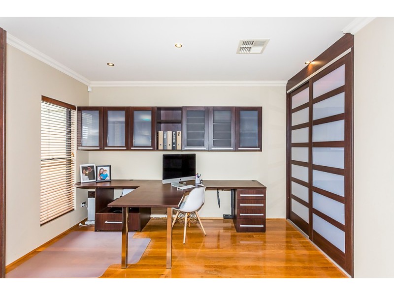 12 Anvils Circle, Secret Harbour WA 6173