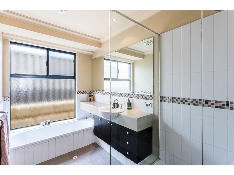 12 Anvils Circle, Secret Harbour WA 6173