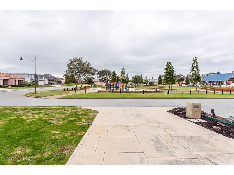 12 Anvils Circle, Secret Harbour WA 6173