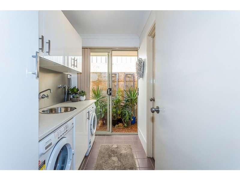 1 Bertholet Rise, Secret Harbour WA 6173