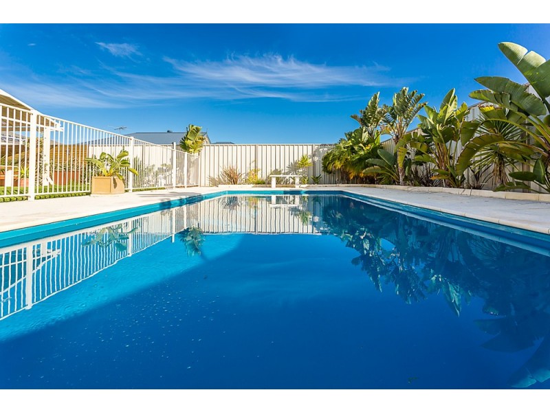 1 Bertholet Rise, Secret Harbour WA 6173