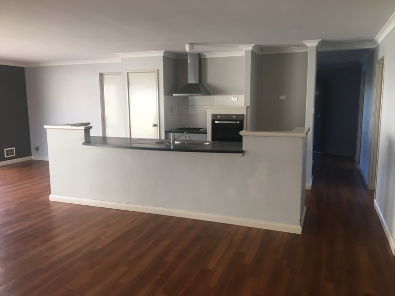 8 McKenzie Corner, Bertram WA 6167