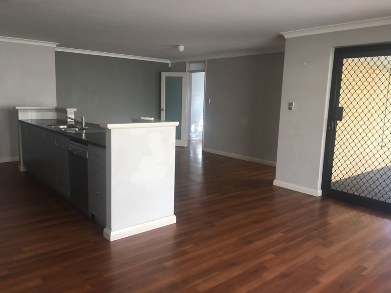 8 McKenzie Corner, Bertram WA 6167