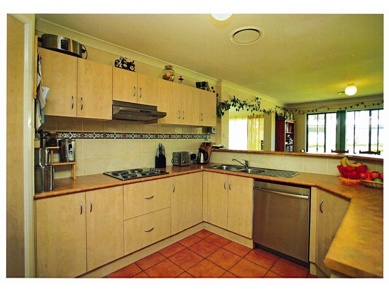 6 Hilltop Close, Medowie NSW 2318